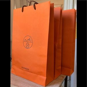 HERMES 17x11 inches